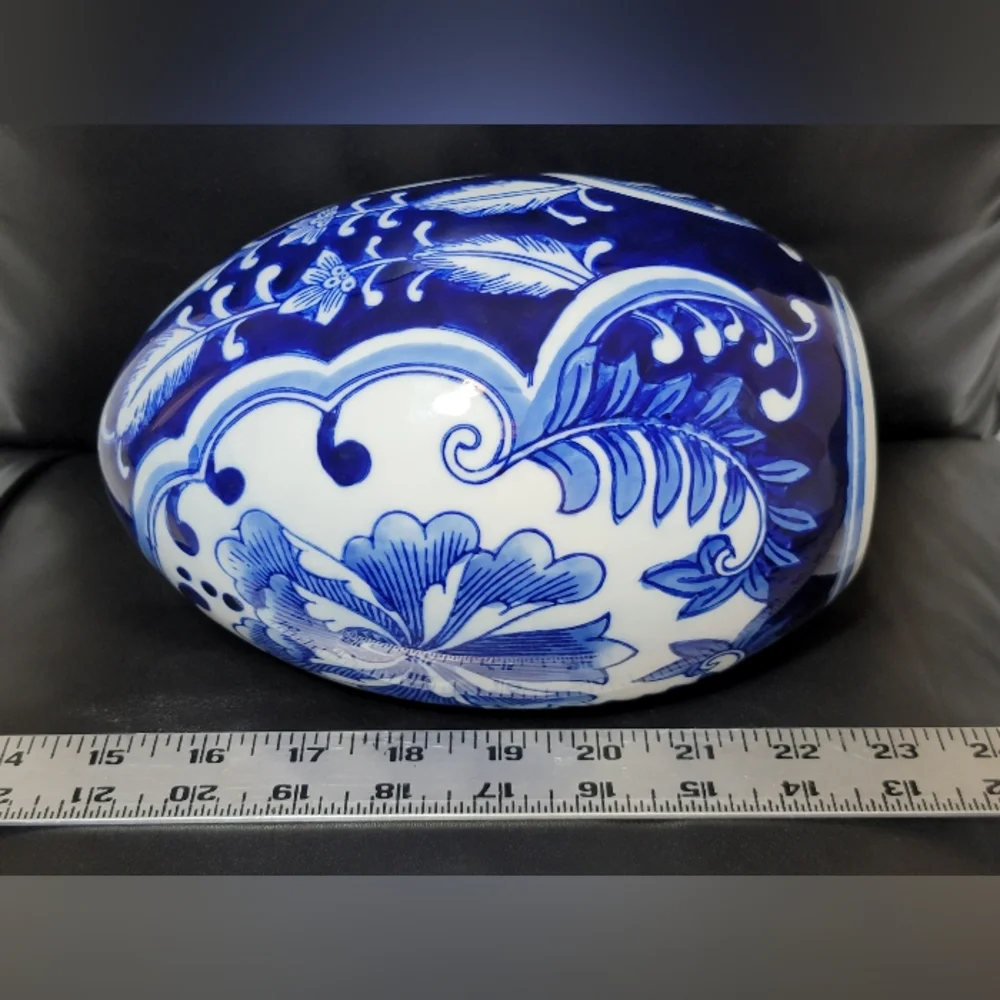 Cobalt Blue & White Chinoiserie Large 3D Egg Shape Ceramic Pottery ~ 8 inches H - Picture 16 of 17